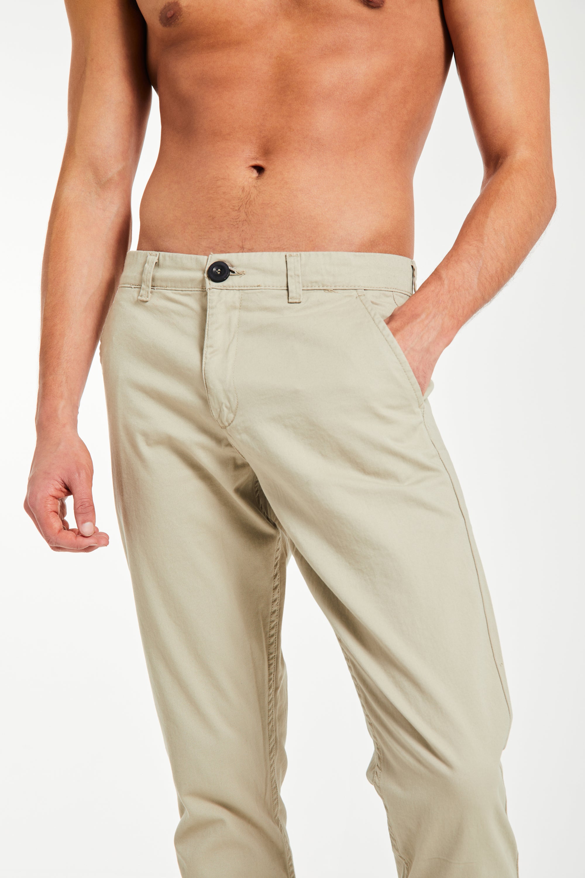 Men&#39;s chino sale in light beige with black button